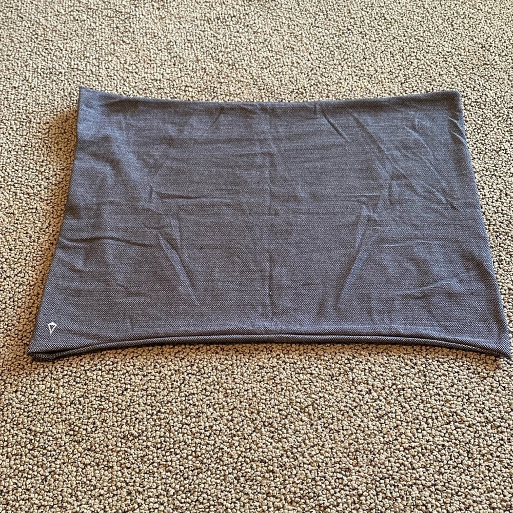 Ivivva Snap Vinyasa Scarf in Like New Condition
